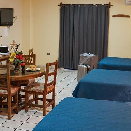 Hotel Las Fuentes لوس موتشيس المظهر الخارجي الصورة