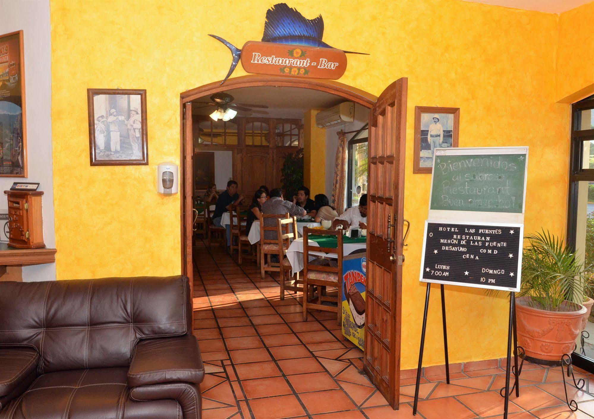 Hotel Las Fuentes لوس موتشيس المظهر الخارجي الصورة